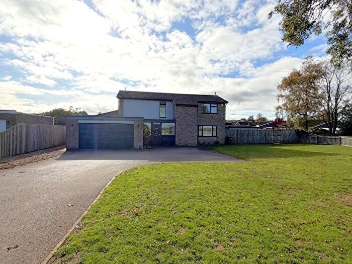 4 Bedroom Detached House For Sale In Fen Road, Washingborough, LN4