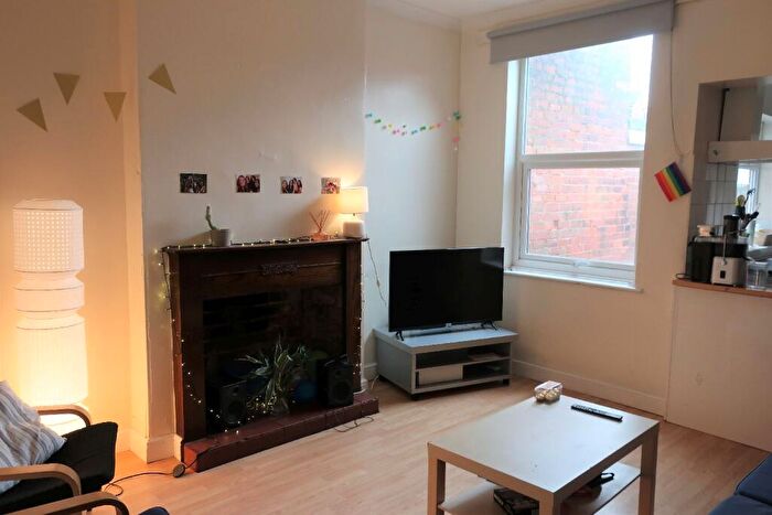 4 Bedroom House To Rent In Dartmouth Road, Selly Oak, Birmingham, West Midlands, B29