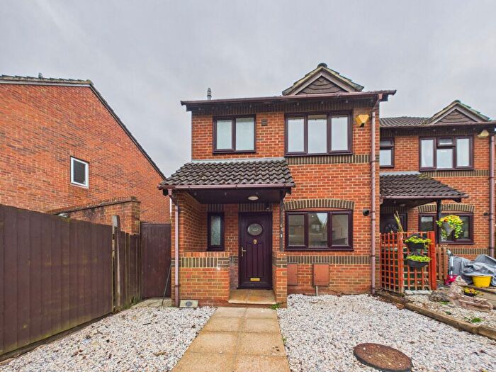 3 Bedroom Terraced House To Rent In Derrick Close, Tilehurst, RG31