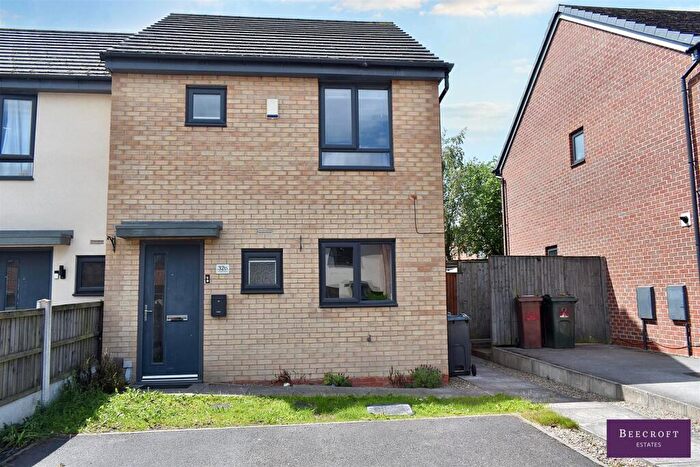 3 Bedroom Town House For Sale In Kirkstall Road, Barnsley, S71