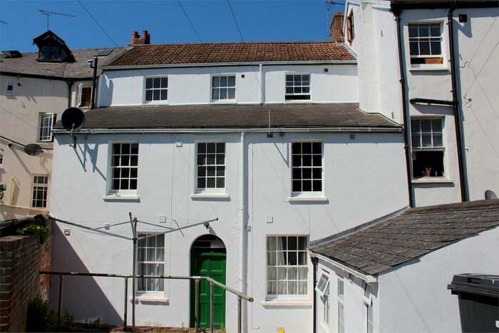 1 Bedroom Flat To Rent In Park Street, Taunton, TA1