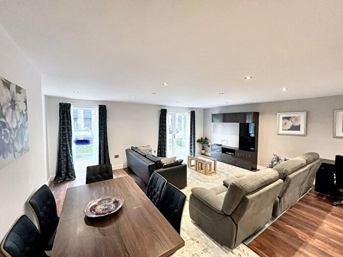 2 Bedroom Town House For Sale In Ordsall Lane, Salford, M5