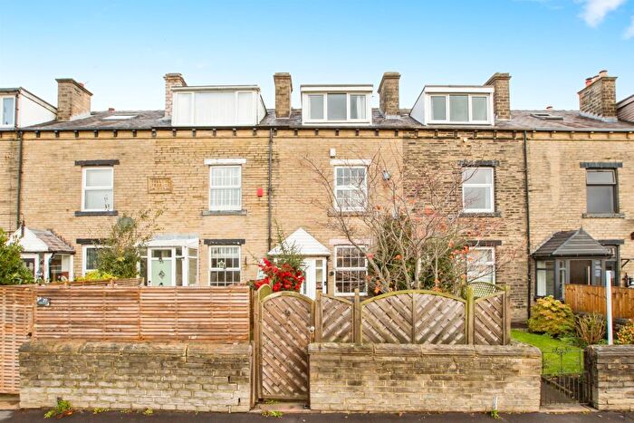 3 Bedroom Terraced House For Sale In College Terrace, Halifax, HX1