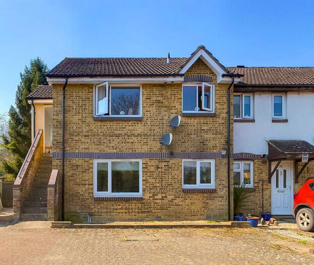 Studio To Rent In Strathmore Close, Carterton, Oxfordshire, OX18