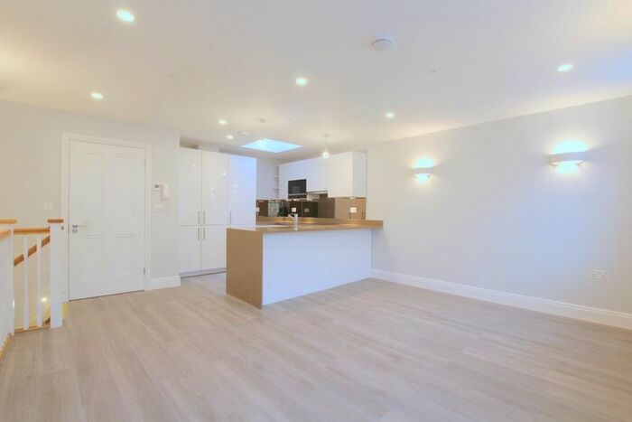 2 Bedroom Flat To Rent In Sefton Street, Putney, SW15