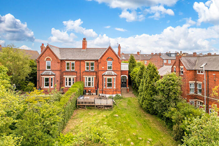 5 Bedroom Semi-Detached House For Sale In Yarborough Road, Lincoln, Lincolnshire, LN1