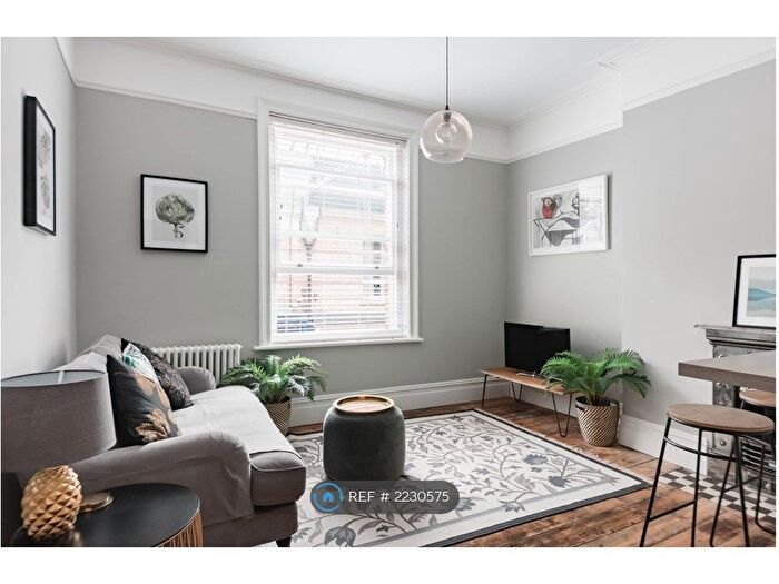 1 Bedroom Flat To Rent In Westbourne Arcade, Westbourne, Bournemouth, BH4