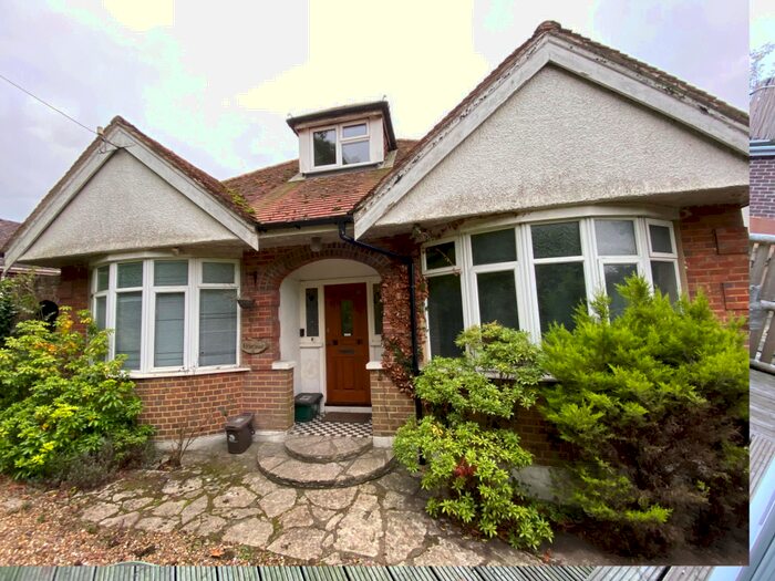 4 Bedroom Bungalow To Rent In St. Catherines Way, Christchurch, BH23