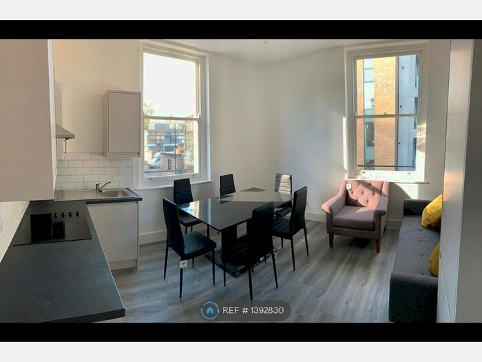 2 Bedroom Flat To Rent In Sidney Road, London, SW9