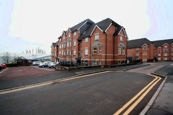 2 Bedroom Flat To Rent In Royal Court Drive, Bolton, BL1