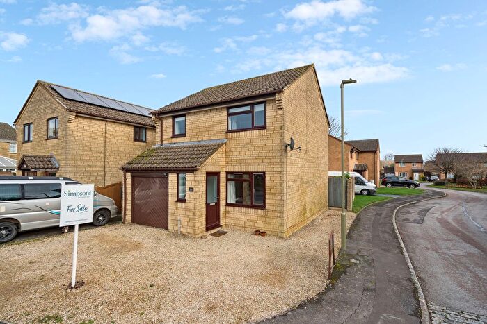 3 Bedroom Detached House For Sale In Thorney Leys, Witney, OX28