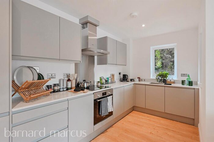 3 Bedroom Apartment For Sale In Purley Downs Road, South Croydon, CR2