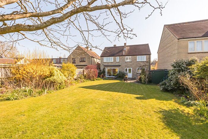 4 Bedroom Detached House For Sale In Park Close, Kirtlington, OX5