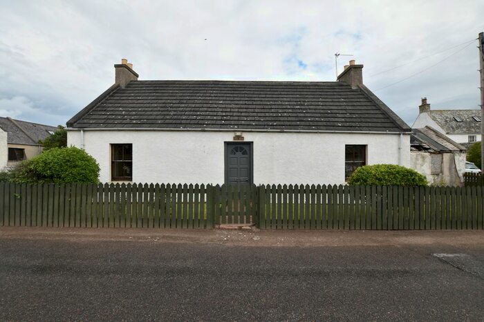 3 Bedroom Detached House For Sale In Shore Road, Kingston, Fochabers, IV32