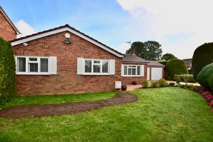 3 Bedroom Detached Bungalow To Rent In Parklawn Avenue, Horley, RH6