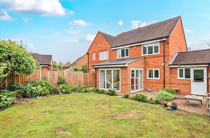 4 Bedroom Semi-Detached House For Sale In Kenilworth Place, Billingshurst, RH14