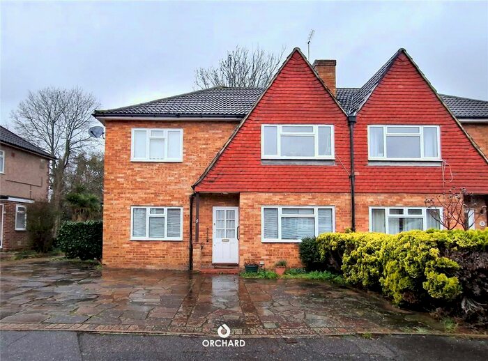 2 Bedroom Maisonette To Rent In Willow Tree Close, Ickenham, UB10