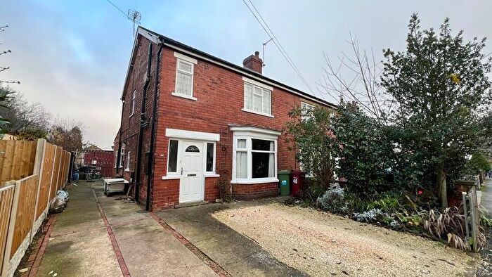 2 Bedroom Semi-Detached House For Sale In Buckingham Avenue, Scunthorpe, DN15