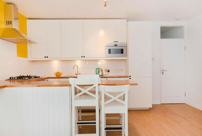 1 Bedroom Flat For Sale In Hanger Lane, Ealing, London, W5