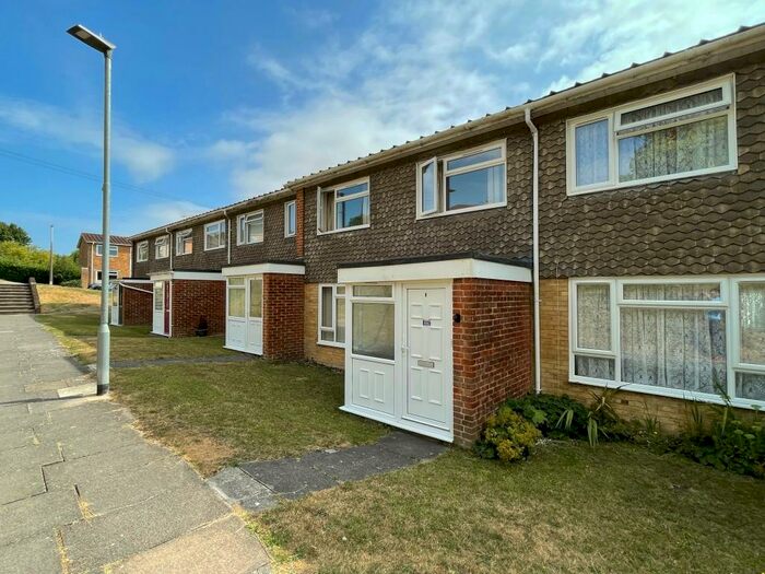 2 Bedroom House To Rent In Glyndebourne Close, Salisbury, Wiltshire, SP2
