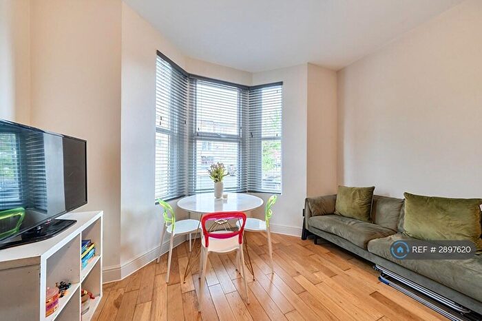 1 Bedroom Flat To Rent In Clarence Road, London, N22