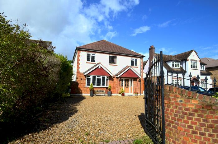 5 Bedroom Detached House To Rent In Ashford Road, Staines, TW18