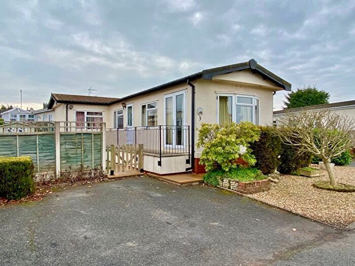 2 Bedroom Mobile/park Home For Sale In Breton Park, Muxton, Telford, TF2