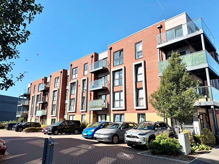 2 Bedroom Flat For Sale In Darwin House, Holmesley Road, WD6