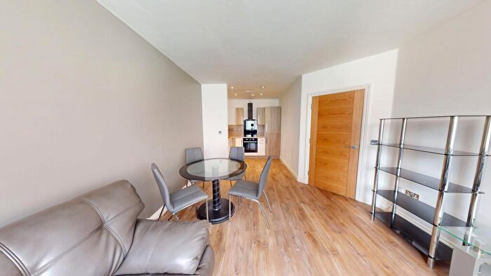 2 Bedroom Flat To Rent In Mint Drive, Hockley, B18