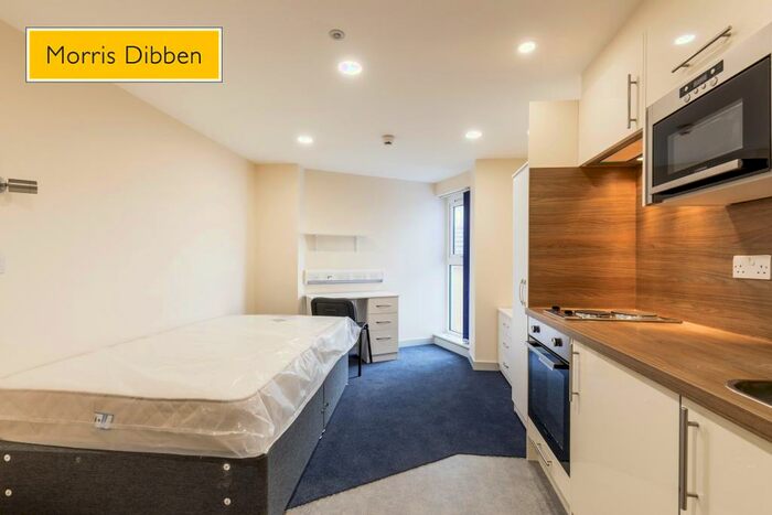 Studio To Rent In Fawcett Road, Southsea, PO4