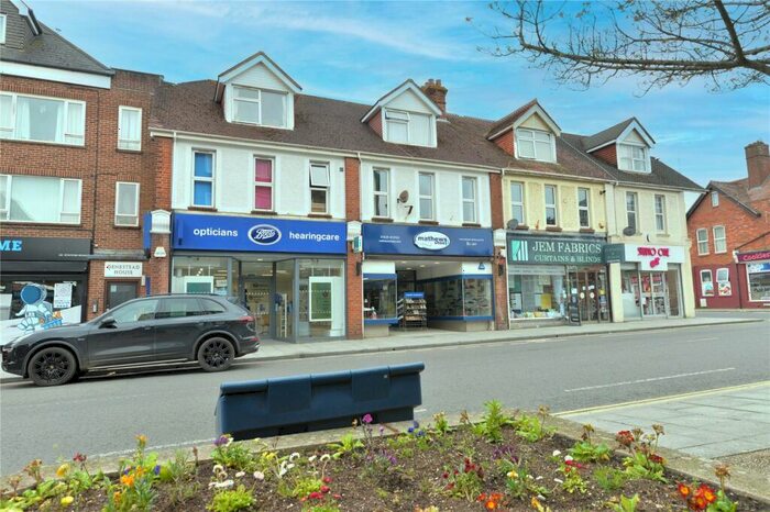 2 Bedroom Apartment For Sale In Station Road, New Milton, Hampshire, BH25