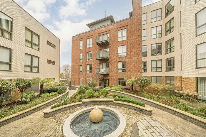 1 Bedroom Flat To Rent In Brewery Lane, Brewery Lane, TW1