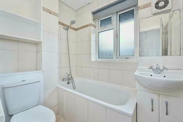 3 Bedroom Semi-Detached House To Rent In Beckway Street, London, SE17