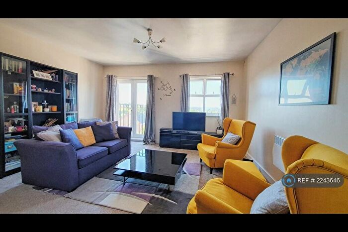 2 Bedroom Flat To Rent In Brook Square, London, SE18