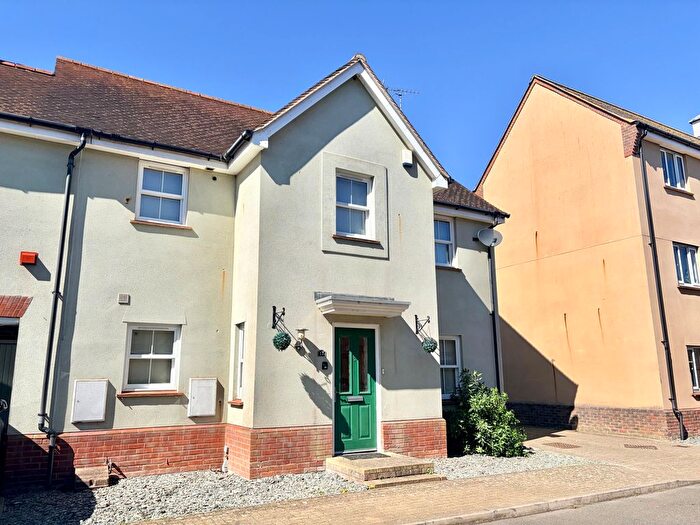 4 Bedroom Semi Detached House To Rent In Peter Taylor Avenue, CM7