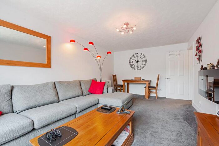 1 Bedroom Apartment For Sale In Park View Road, Welling, DA16