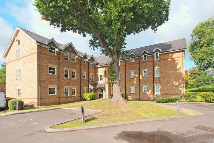 2 Bedroom Flat To Rent In Mott House, Eastman Way, Epsom, Surrey, KT19