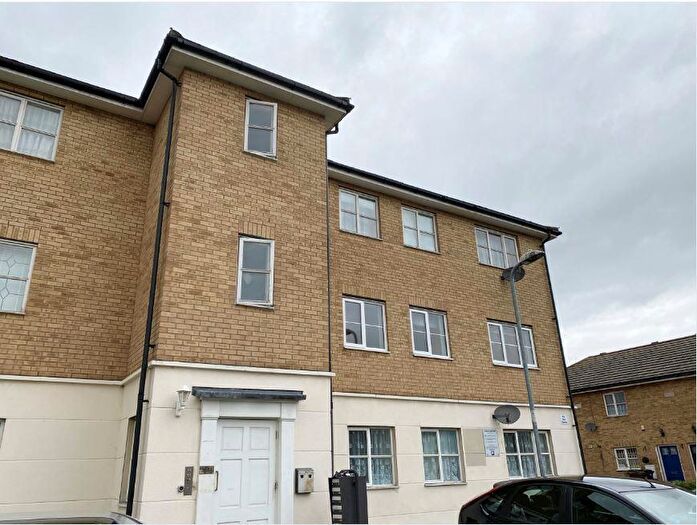 2 Bedroom Flat For Sale In Causton Square, Dagenham, RM10