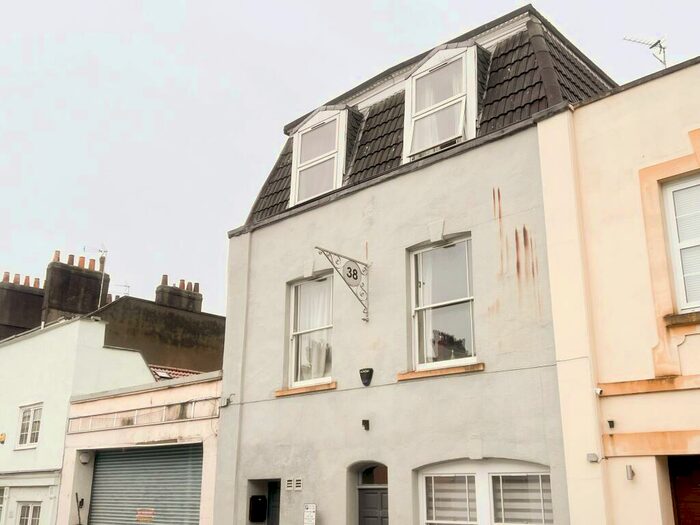6 Bedroom Maisonette To Rent In Princess Victoria Street, Clifton, Bristol, BS8