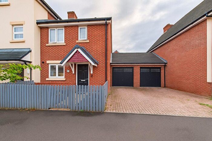 3 Bedroom Semi-Detached House To Rent In Thompson Way, Farnborough, Hampshire, GU14