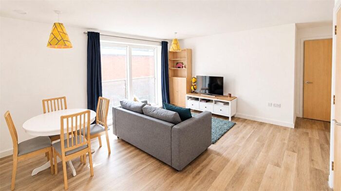 2 Bedroom Flat For Sale In Swann House, Ferry Street, Redcliffe, Bristol, BS1