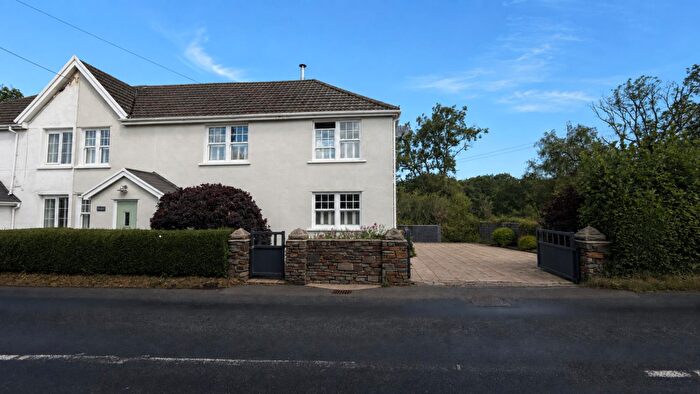 3 Bedroom Semi Detached House For Sale In Croesbychan, Llwydcoed, CF44