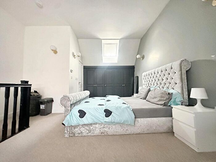 3 Bedroom Town House For Sale In Sundew Road, Emersons Green, BS16