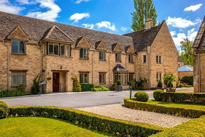2 Bedroom Apartment For Sale In Station Road, Shipton-under-Wychwood, OX7