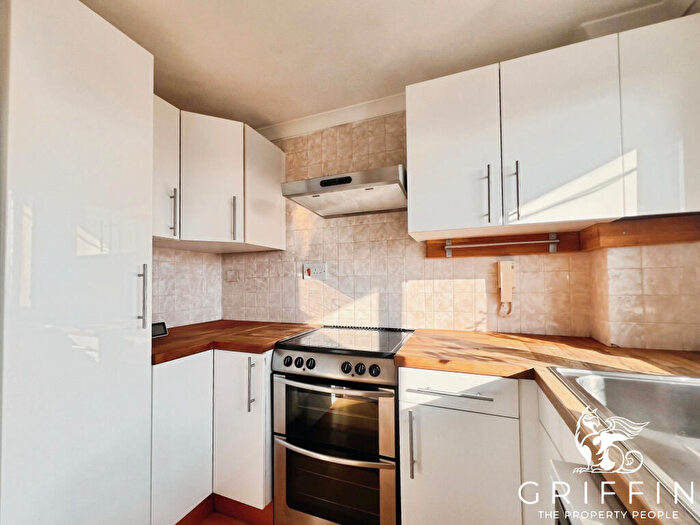 2 Bedroom Flat To Rent In Bradleigh Avenue, Grays, RM17
