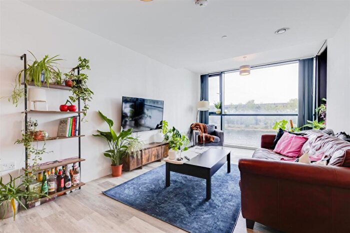 2 Bedroom Apartment For Sale In Schooner Wharf, Cardiff Bay, Cardiff, CF10