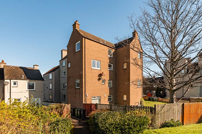 2 Bedroom Maisonette For Sale In / South Gyle Road, Edinburgh, EH12