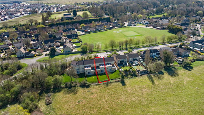 3 Bedroom Semi-Detached House For Sale In Stamford Road, Weldon, NN17