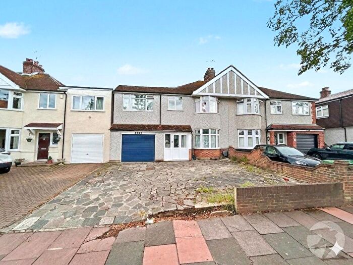 5 Bedroom Semi Detached House For Sale In Hurst Road, Sidcup, DA15