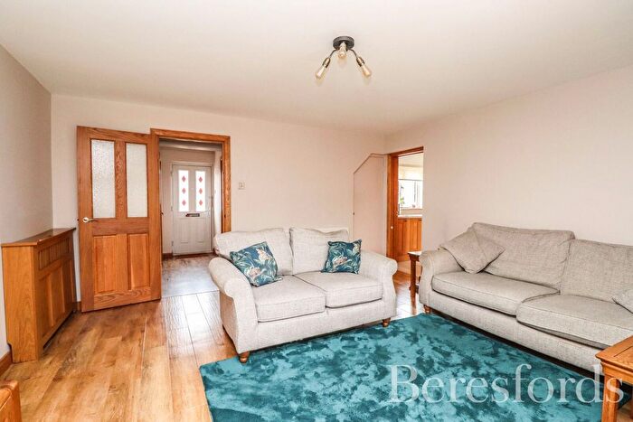 3 Bedroom End Of Terrace House For Sale In Daffodil Way, Chelmsford, CM1